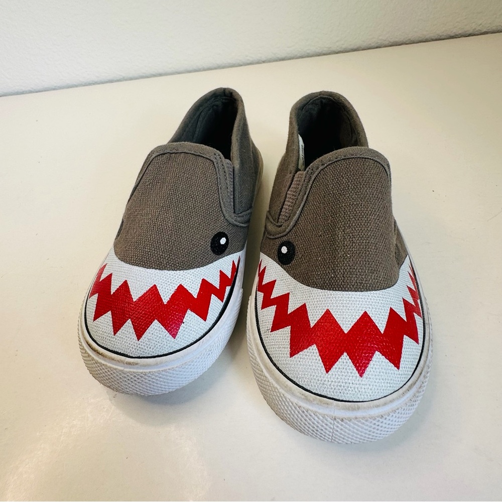 Swiggles Kids Shark Slip On‎ Sneakers Size Kids 8
